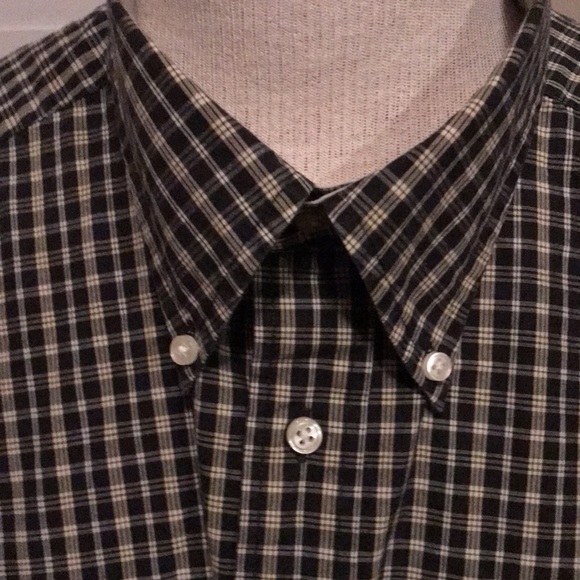 Really nice looking men’s short sleeve button down - Picture 3 of 6